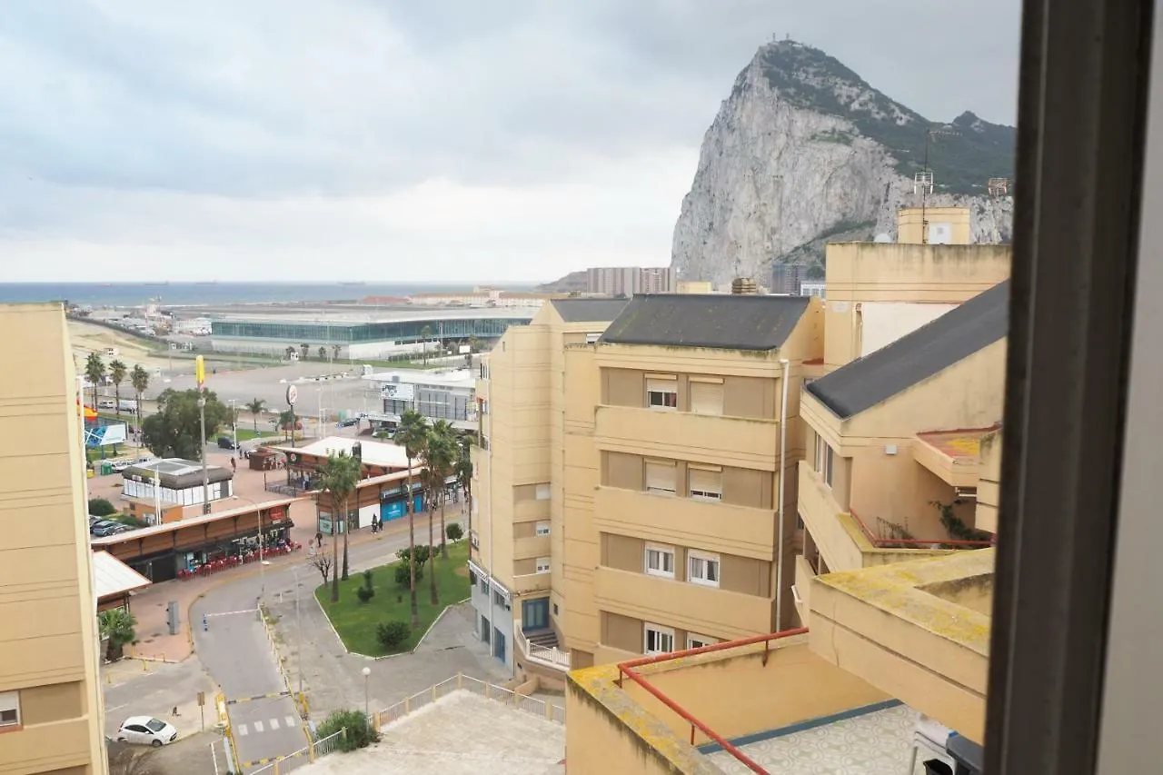 Homestay Monkey Room La Linea de la Concepcion Spain