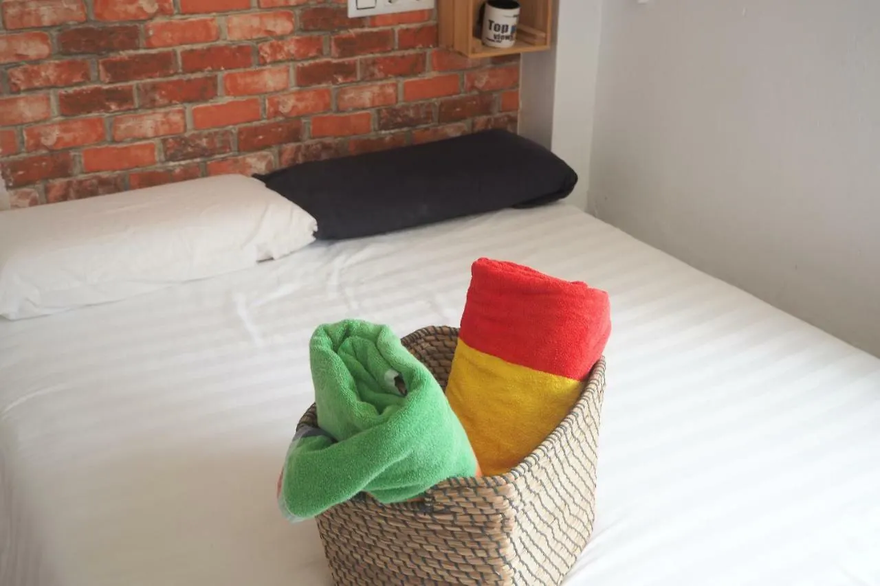 Homestay Monkey Room La Linea de la Concepcion Spain